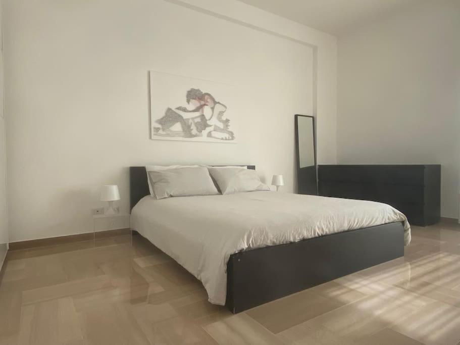 Caesar Apartment Бари Экстерьер фото